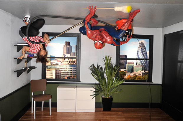 Супергерои в Лондонском музее  восковых фигур Мадам Тюссо