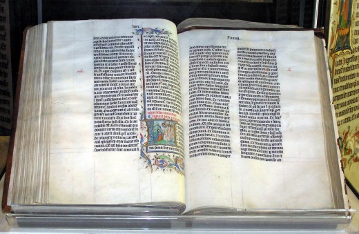 В Англии нашли 400-летнюю Библию короля Якова