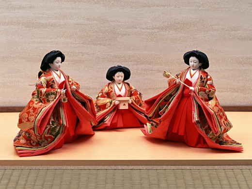 Японцы празднуют день Кукол и девочек