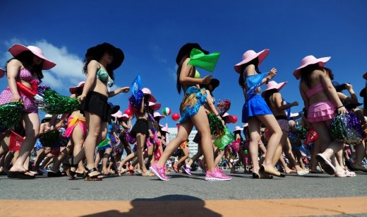 Китайский бикини-парад попал в Книгу Рекордов Гиннеса