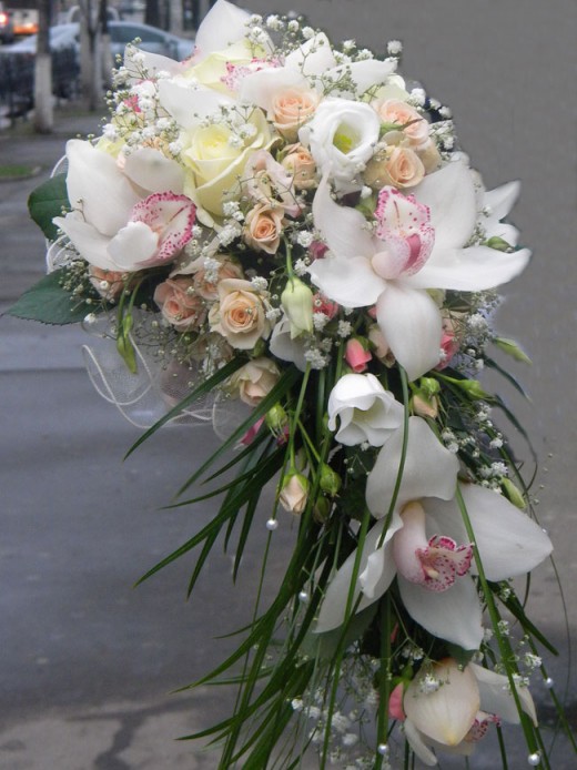 Неповторимые и стильные свадебные букеты от цветочного салона "Квіточка"