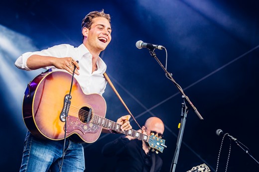 Douwe Bob с песней Slow Down представит Нидерланды на "Евровидение 2016"