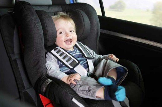 Как правильно установить детское кресло в машине 
