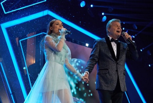 Лев Лещенко и Диана Ди спели дуэтом песню на телефестивале «Песня года»