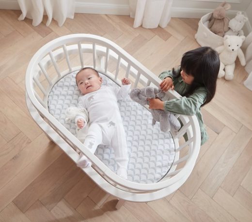 Преимущества круглых и овальный детских кроваток для новорожденных - основные возможности