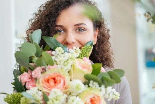 Профессиональная доставка цветов в Москве бесплатно