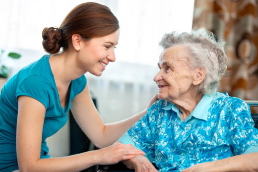Какими качествами должны обладать люди, занимающиеся уходом за пожилыми людьми