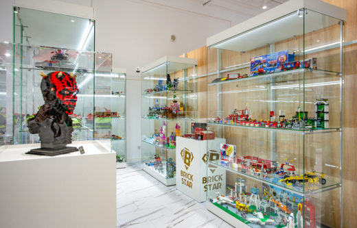 Зимний дворец, Адмиралтейство и «Аврора»: коллекция петербургского музея LEGO пополнилась новыми экспонатами