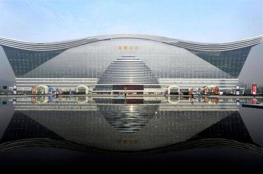 В Китае открылось самое большое здание в мире