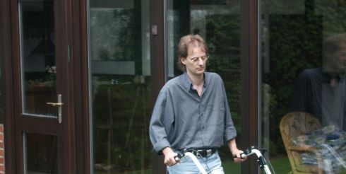 А не купить ли на дачу подметальную машину