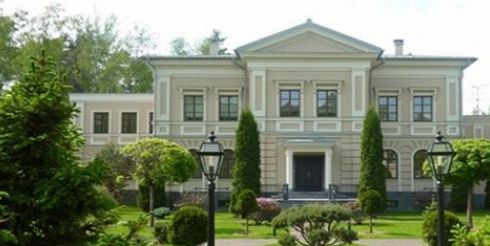 Кризис сделал жильё на Рублевке доступным — СМИ