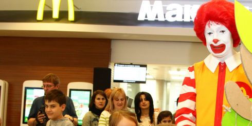 Проводить вместе время, приглашает сеть ресторанов «Макдоналдс»