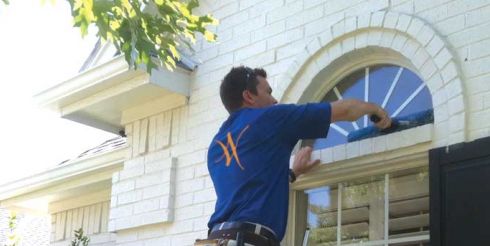 Профессиональное мытье окон в помещении