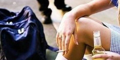 Ученые установили причину зависимости от алкоголя и курения у детей