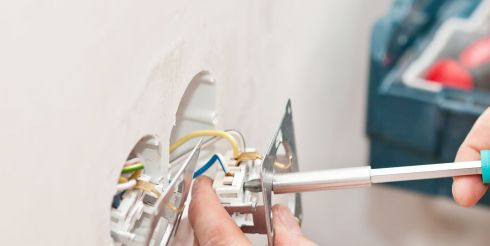 Услуги электрика на дому заказчика