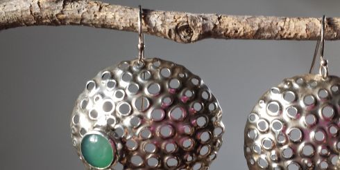 Как почистить серебряные украшения в домашних условиях