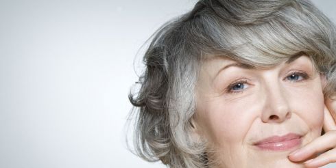 Почему люди седеют: 4 основные причины