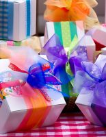 Как правильно выбрать подарок в любой ситуации — отвечает Елена Орлова