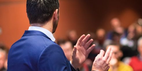 Курсы ораторского мастерства: ключ к развитию личности и преуспеванию