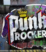 Punk Rocker 3 от Nolimit City: когда Берлинская стена падает прямо на барабан