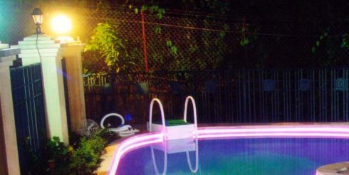 Светодиодная подсветка бассейнов — будь на пике моды!