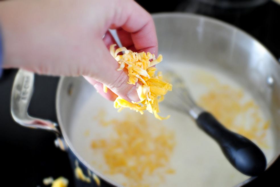 Макароны с сыром запеченные в горшочках фото-рецепт