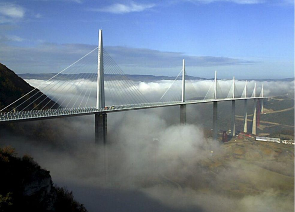 Виадук Мийо - самый высокий транспортный мост в мире