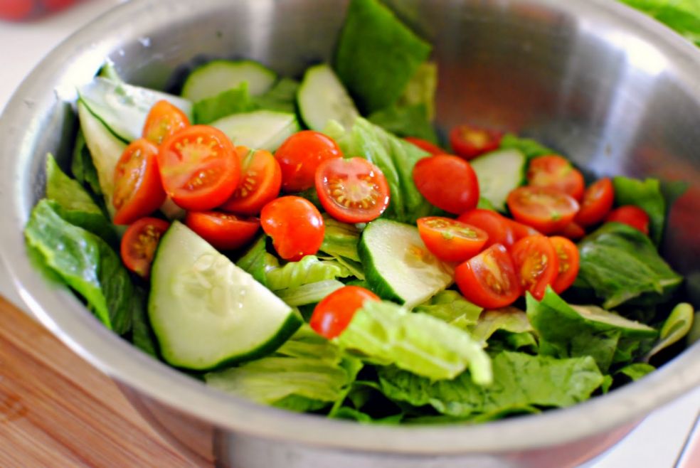 Садовый салат фото-рецепт