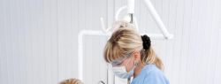 Протезирование, имплантация и отбеливание зубов. Высокие технологии на российском рынке стоматологических услуг
